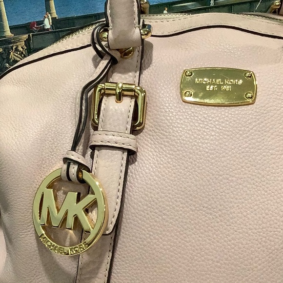 Michael Kors Bedford Satchel - Picture 4 of 8
